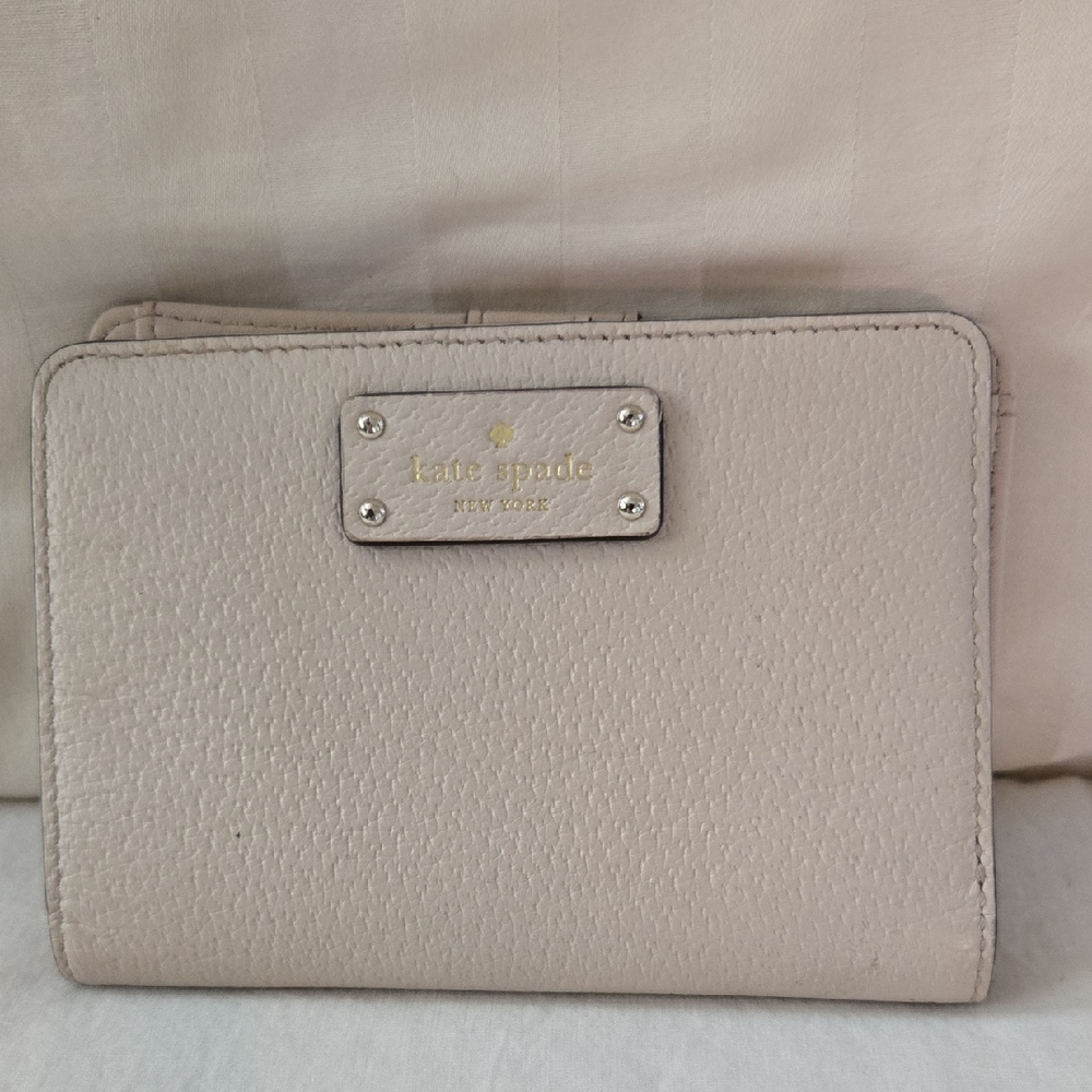 Kate Spade Beige Leather Wallet